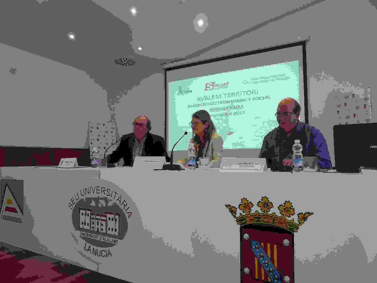 La Nuc&iacute;a &middot; El SERVEF y la UA  presentan su informe sobre  &ldquo;Empleo y Tejidos productivos&rdquo; en la Marina Baixa