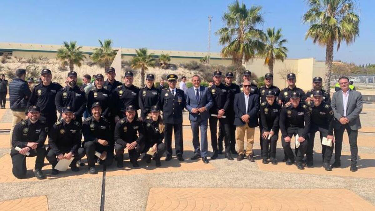 Veinte agentes de Policía Local de Benidorm finalizan el programa de formación en el IVASPE 