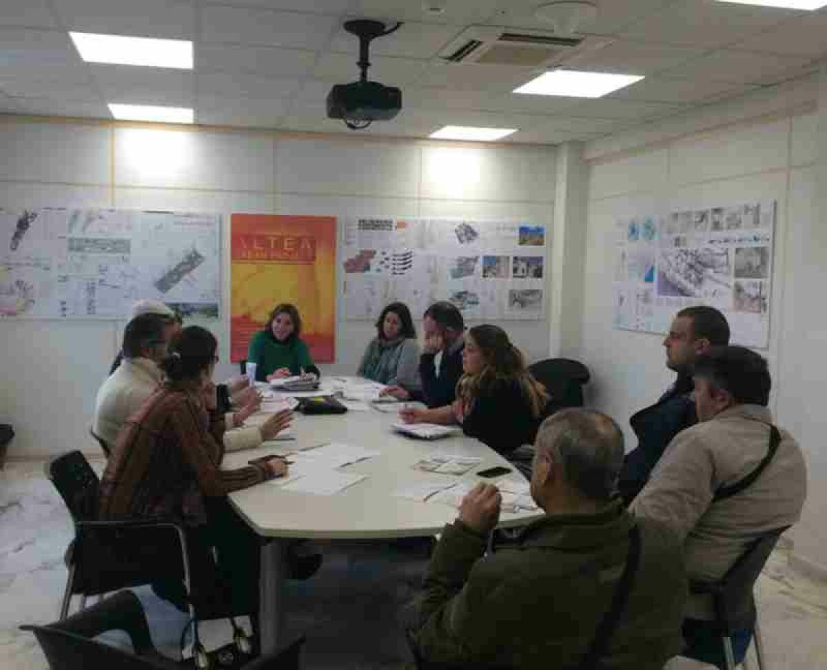 Altea &middot; Se constituye la Mesa de trabajo del Plan de Acci&oacute;n Comercial