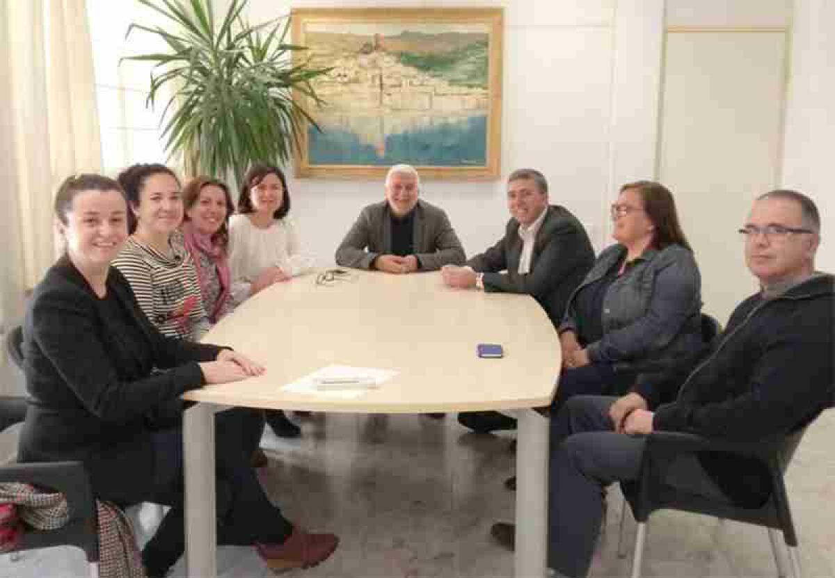 El conseller de Econom&iacute;a, Rafael Climent, visita Altea