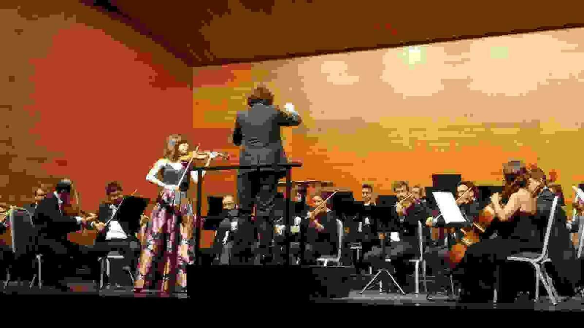La Nuc&iacute;a &middot; La Orquesta Sinf&oacute;nica Ciudad de Elche se llev&oacute; la ovaci&oacute;n del p&uacute;blico