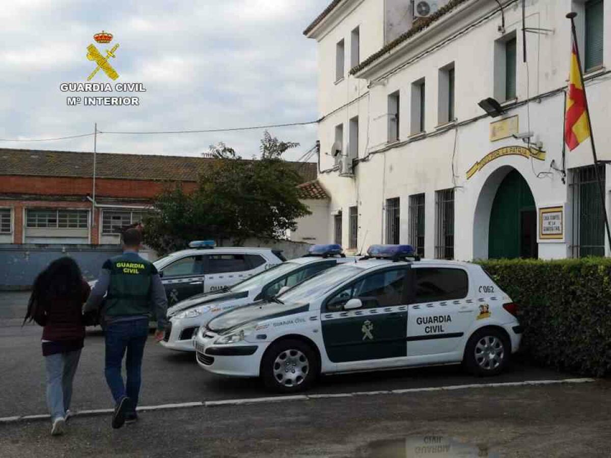 La Guardia Civil desmantela una red que concertaba matrimonios de conveniencia