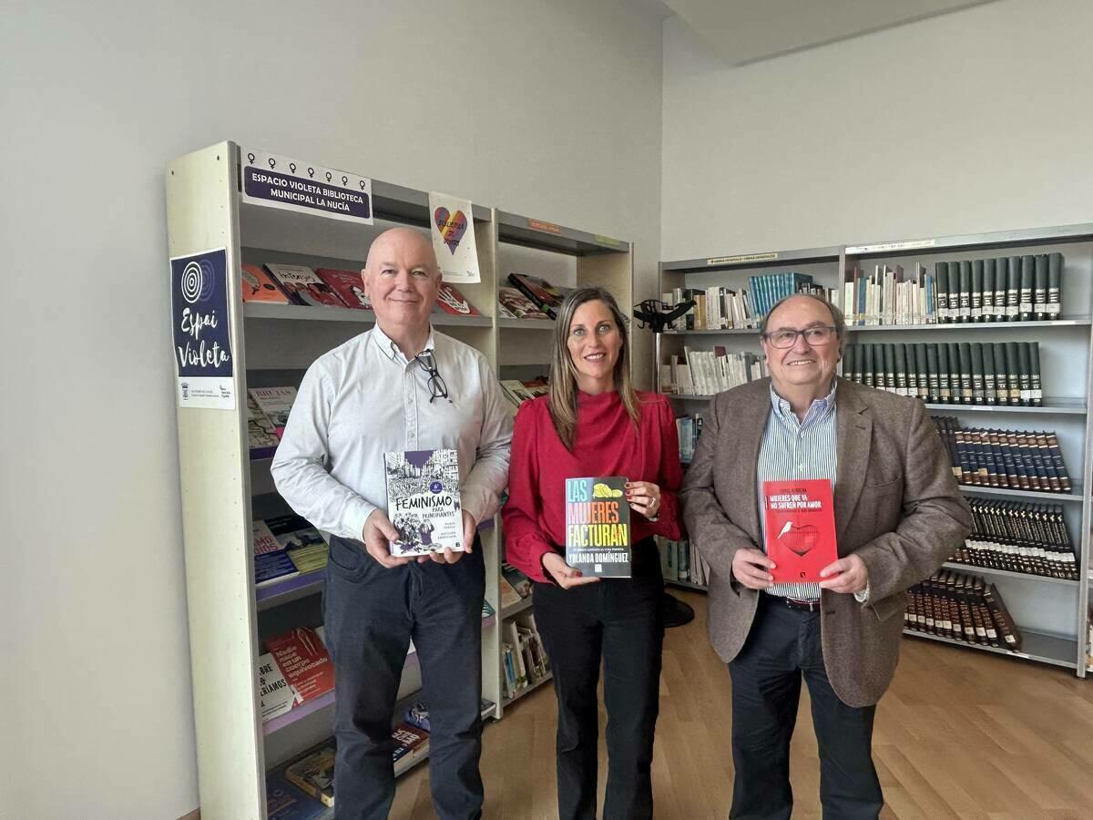 Igualdad aporta nuevos libros “Espai Violeta” en las bibliotecas municipales