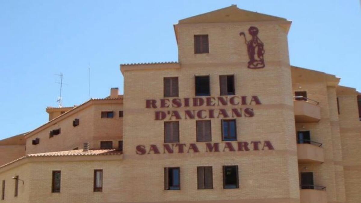 El alcalde de la Vila Joiosa y la concejala de Servicios Sociales se reúnen de urgencia con miembros del Gobierno local para abordar el anuncio de la retirada de la Comunidad Religiosa de la Residencia Santa Marta