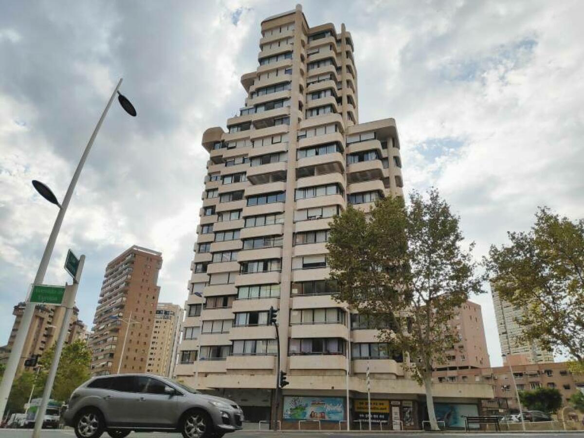 La subasta de medio edificio de Benidorm culmina con ofertas por todas las viviendas