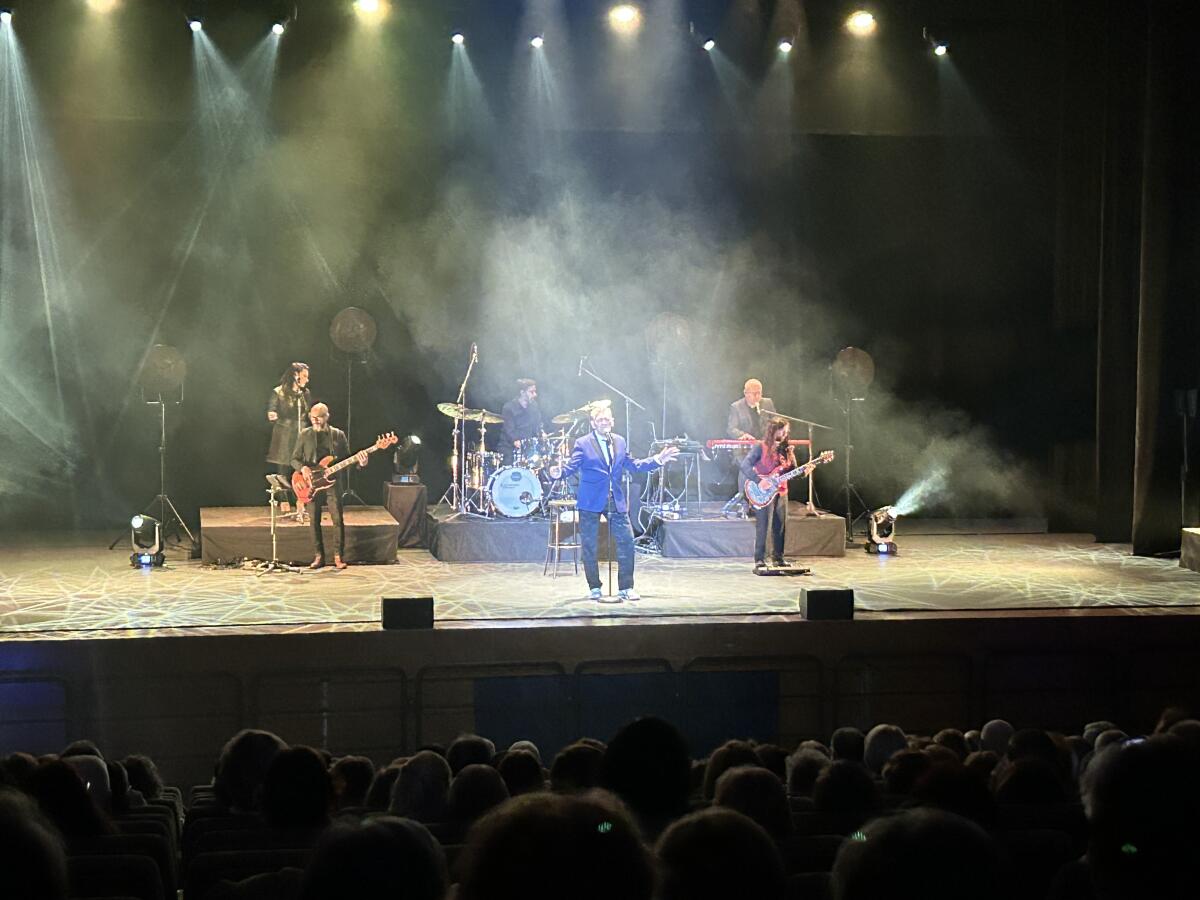 Lorenzo Santamar&iacute;a celebr&oacute; sus 50 a&ntilde;os de trayectoria musical en l&rsquo;Auditori