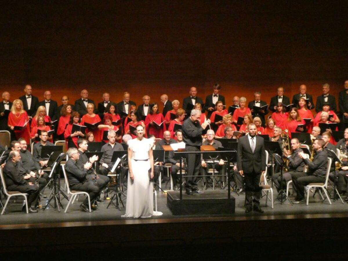 El concierto de la Banda Sinfónica y Orfeón de Alicante cautivó al público de l’Auditori