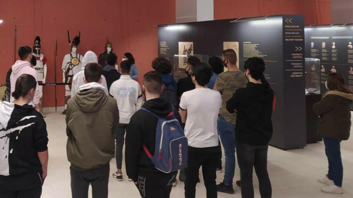 Los "joopers" visitan Vilamuseu en una jornada cultural organizada por la Casa de la Joventut