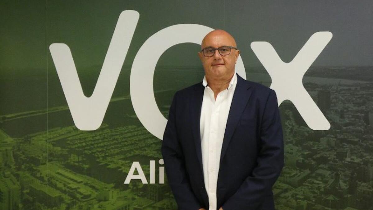 VOX Benidorm se solidariza con un funcionario que puede estar siendo discriminado por su sexo