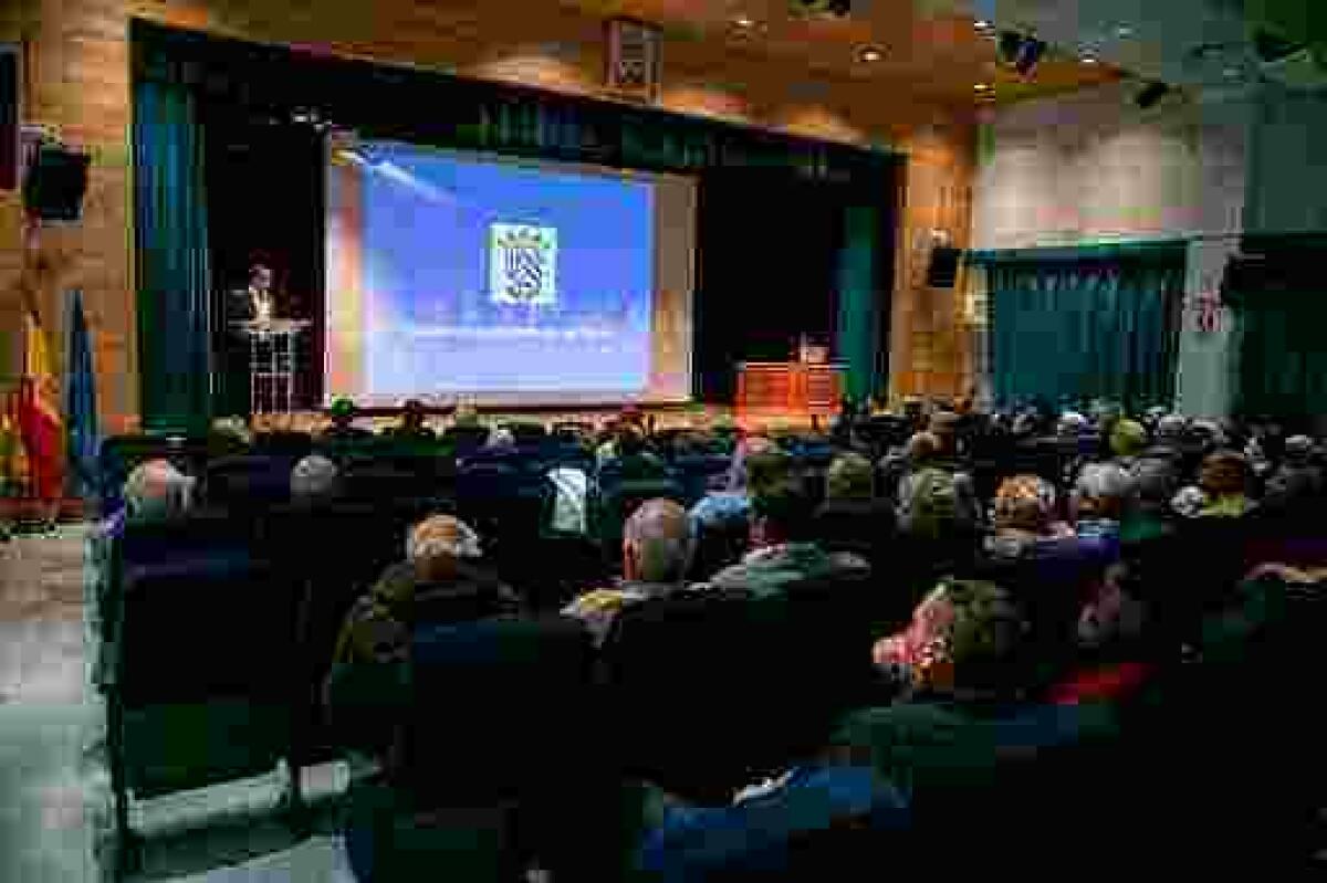 Finestrat &middot; El alcalde hace balance de los 2 a&ntilde;os de legislatura en una nueva charla abierta a la participaci&oacute;n ciudadana