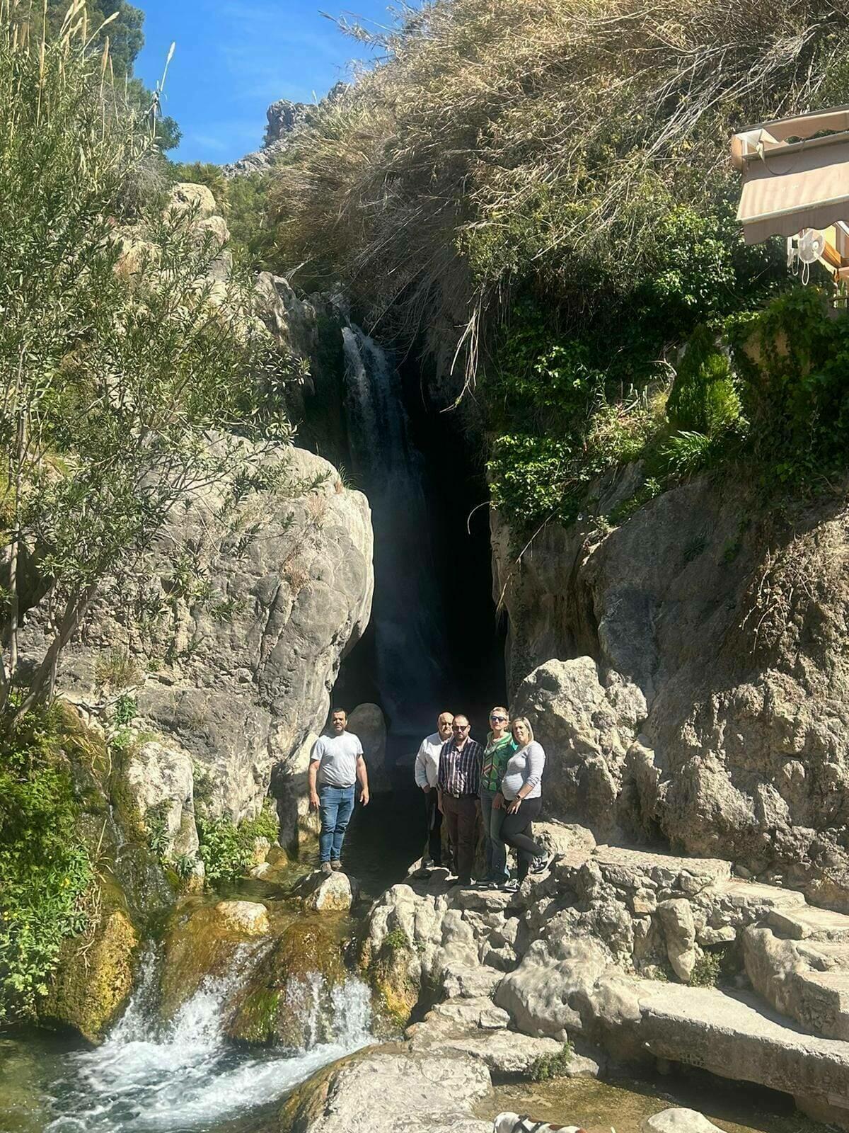 Todo preparado en las Fuentes del Algar para recibir a los turistas 