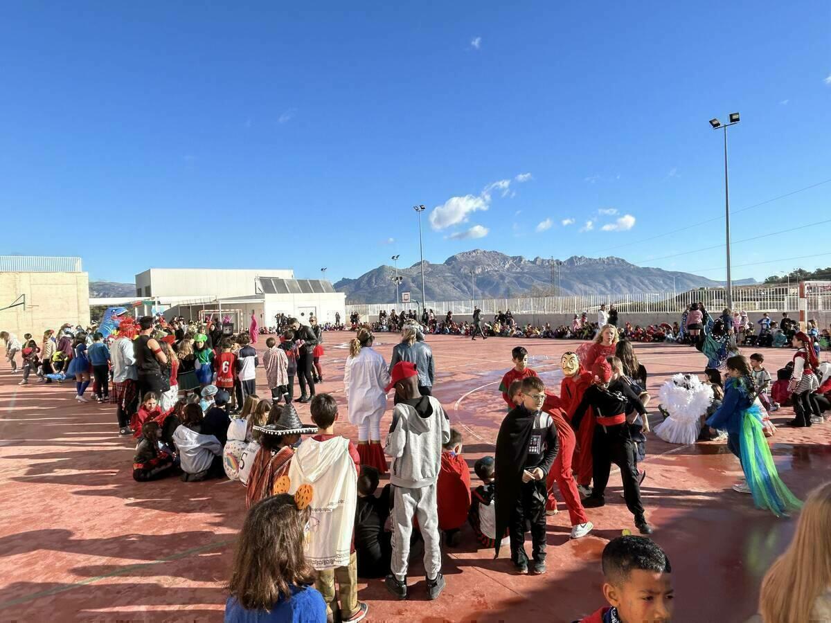 El alumnado del colegio Muixara celebra el “Carnaval 2024”