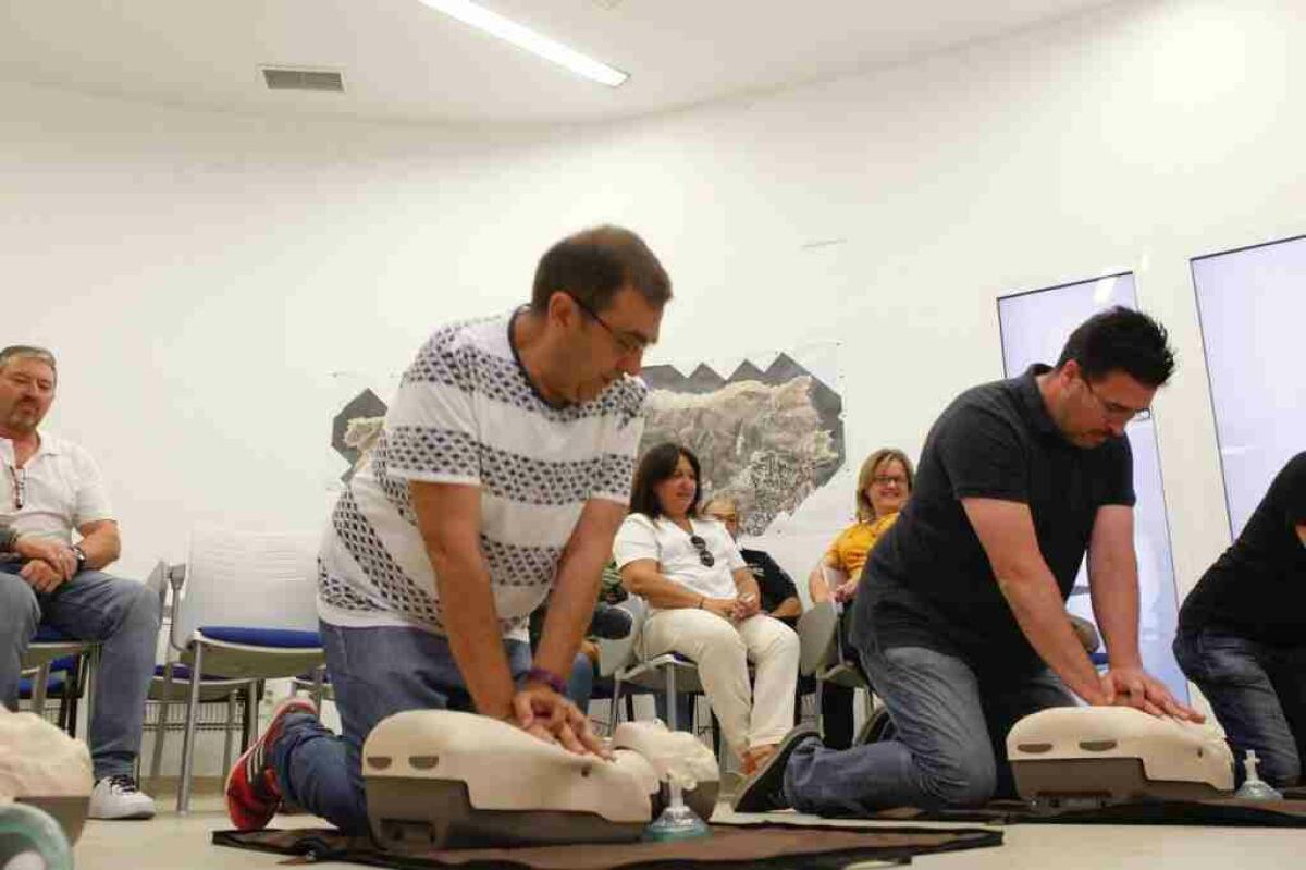 La Polic&iacute;a Local de l&rsquo;Alf&agrave;s del Pi mejora su formaci&oacute;n para atender situaciones de emergencia vital