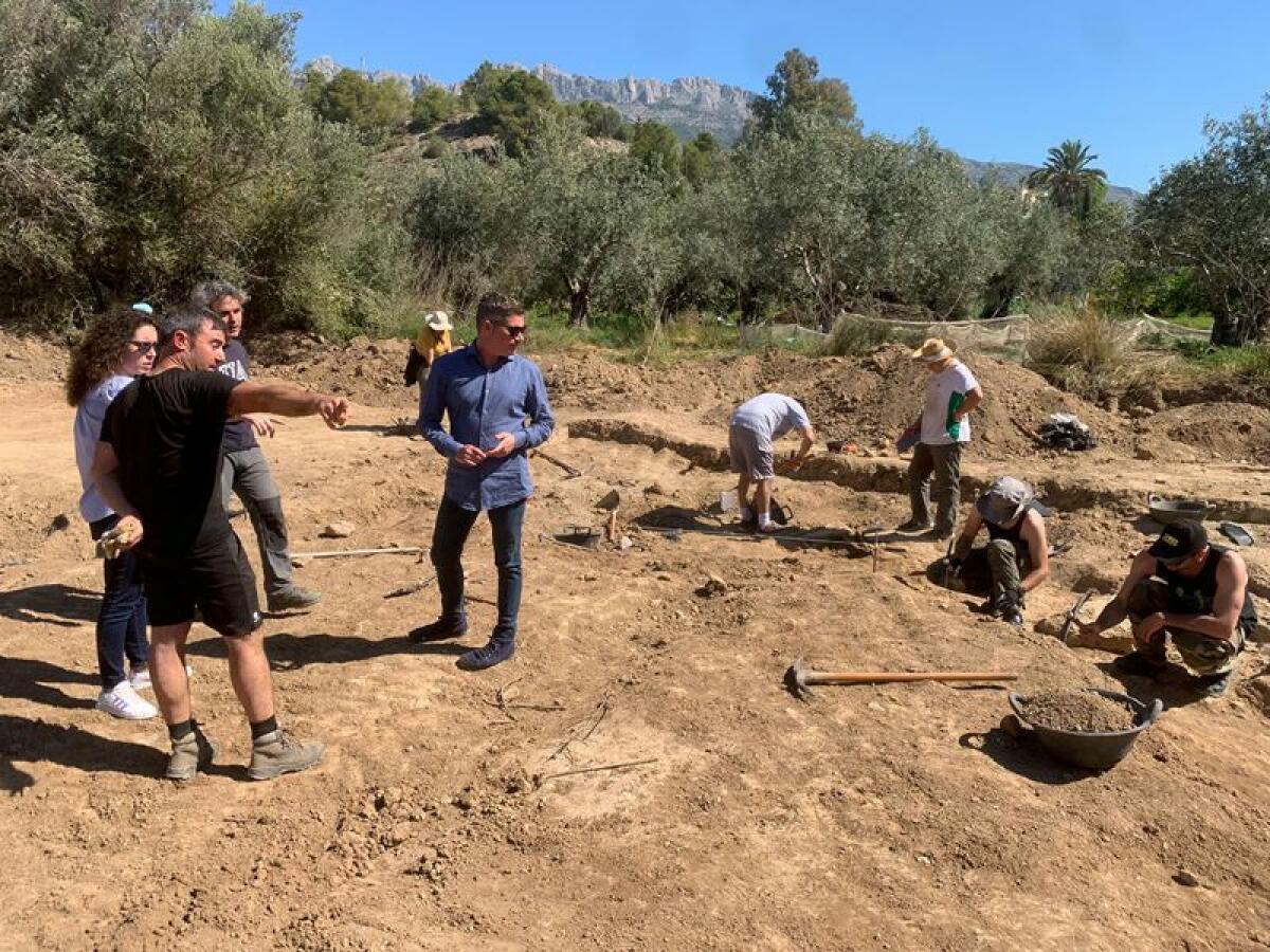 Ajuntament i UA signen un conveni de col·laboració per donar continuïtat a la intervenció arqueològica al jaciment romà de Sogai