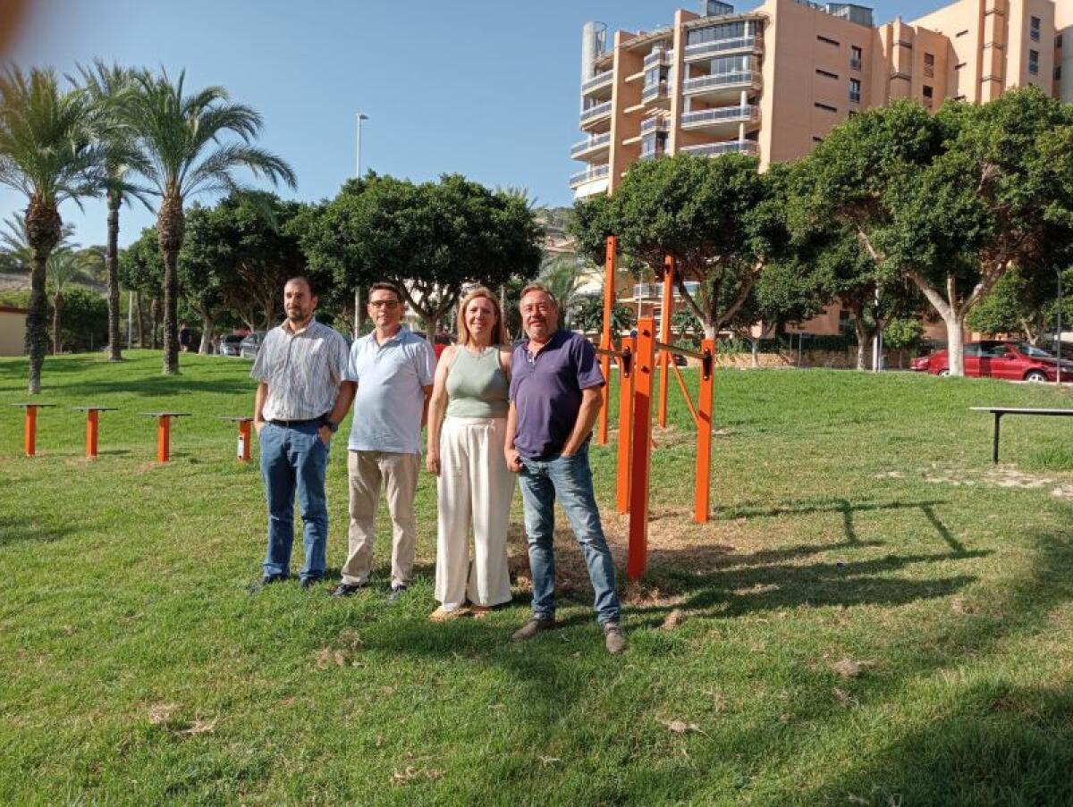 El Ayuntamiento de Villajoyosa recepciona el fin de la instalación de dos áreas de calistenia en la calle Ciudad de Requena y en La Cala y la rehabilitación de la pista de baloncesto de la calle Ciudad de Requena