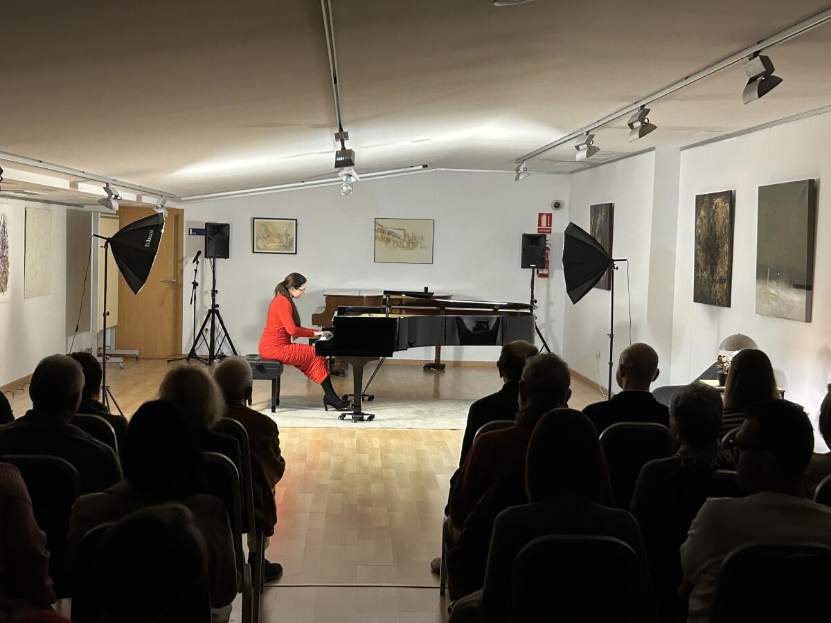 La pianista Denise Lutgens actu&oacute; en l&rsquo;Auditori en los &ldquo;Listzen Concert&rdquo;