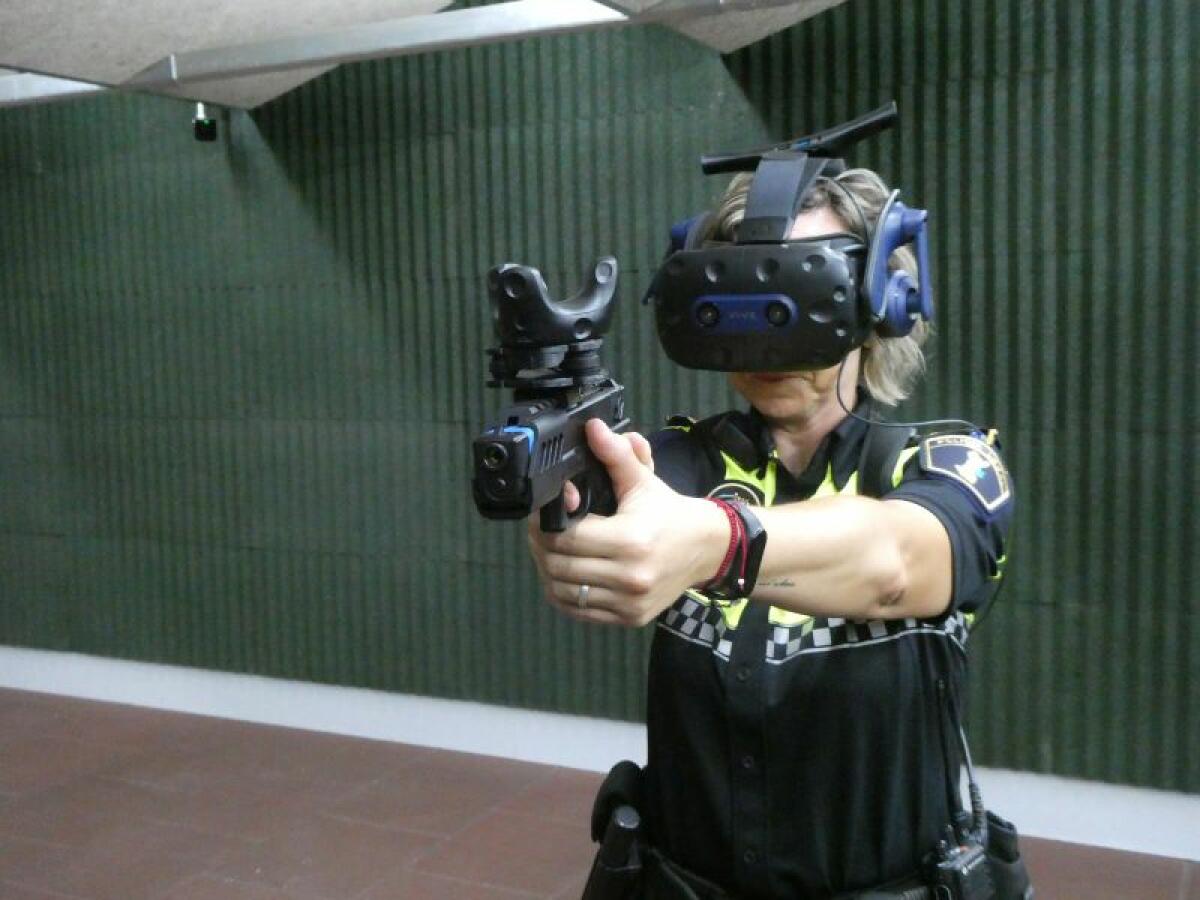 La Policía Local incorpora un sistema de “realidad virtual” para la práctica del tiro