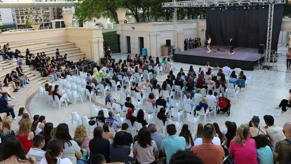 El IES Bernat de Sarrià celebra en el auditorio Óscar Esplá la tercera edición del ‘Bernat Fest’ 