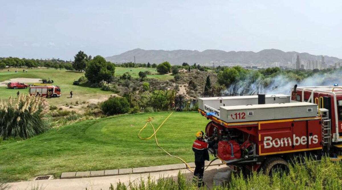 INCENDIO DE VEGETACION EN BENIDORM