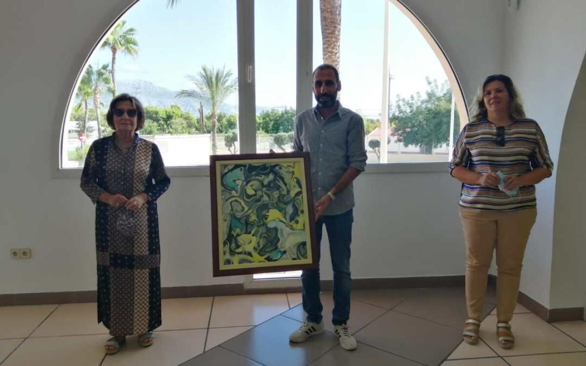 La familia del pintor alteano Juan Navarro Ramón dona uno de sus cuadros al Ayuntamiento de l’Alfàs