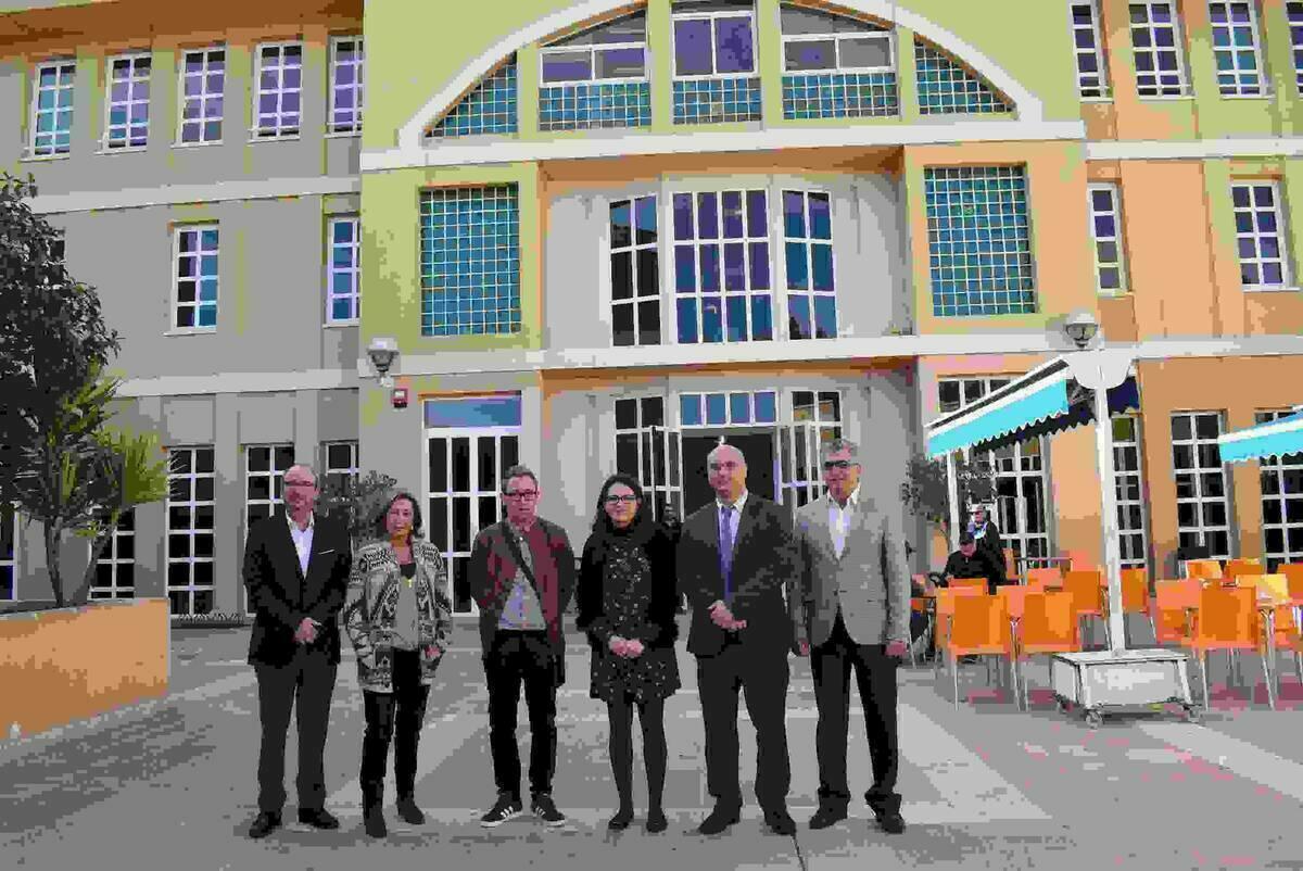 M&oacute;nica Oltra visita la Vila Joiosa y destaca la importante labor de los servicios sociales municipales