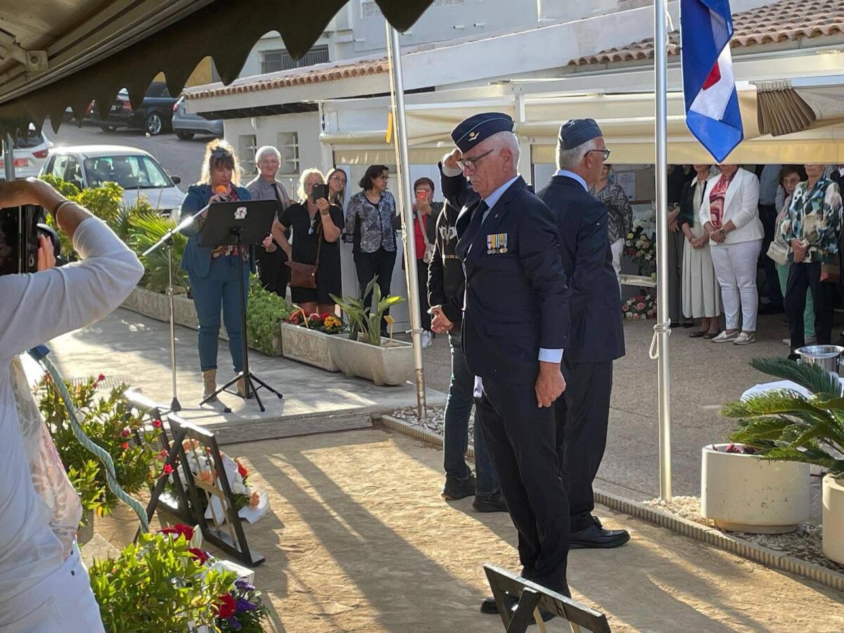 El “Club Los Holandeses” La Nucía conmemoró el 4 de mayo, Día de la Memoria
