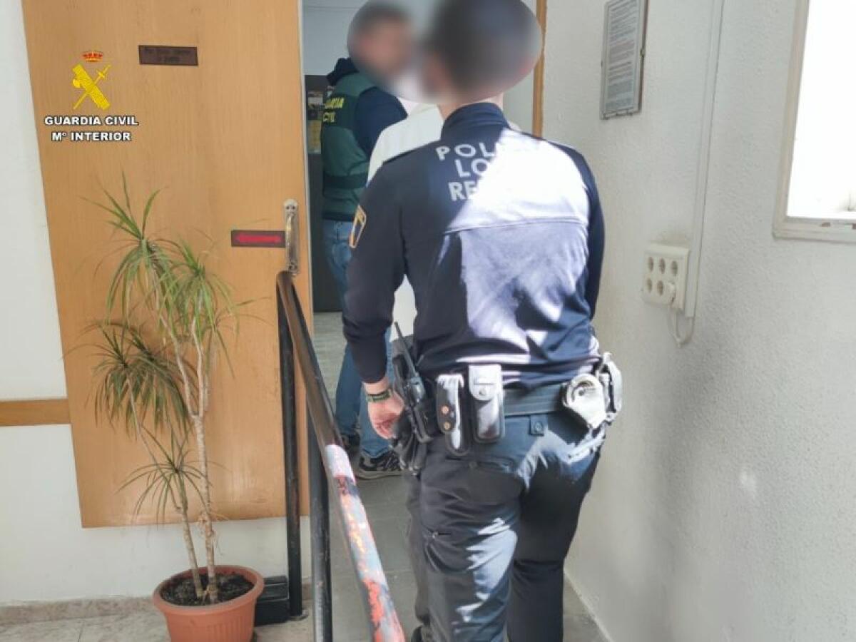 La Guardia Civil detiene a tres personas por un robo con violencia a dos agricultores de la Vega Baja del Segura