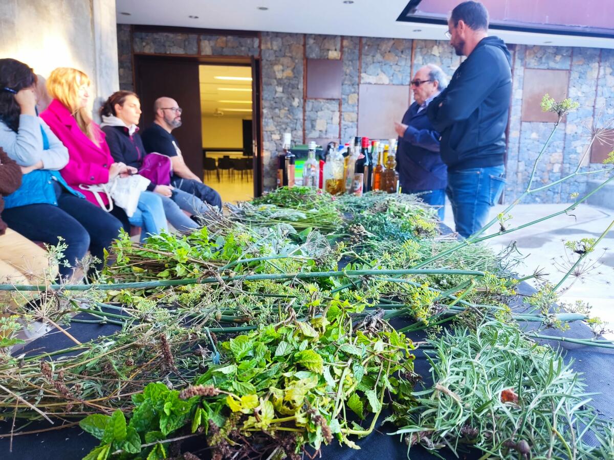 El curso de “bebidas tradicionales” se realizó en el CEM El Captivador