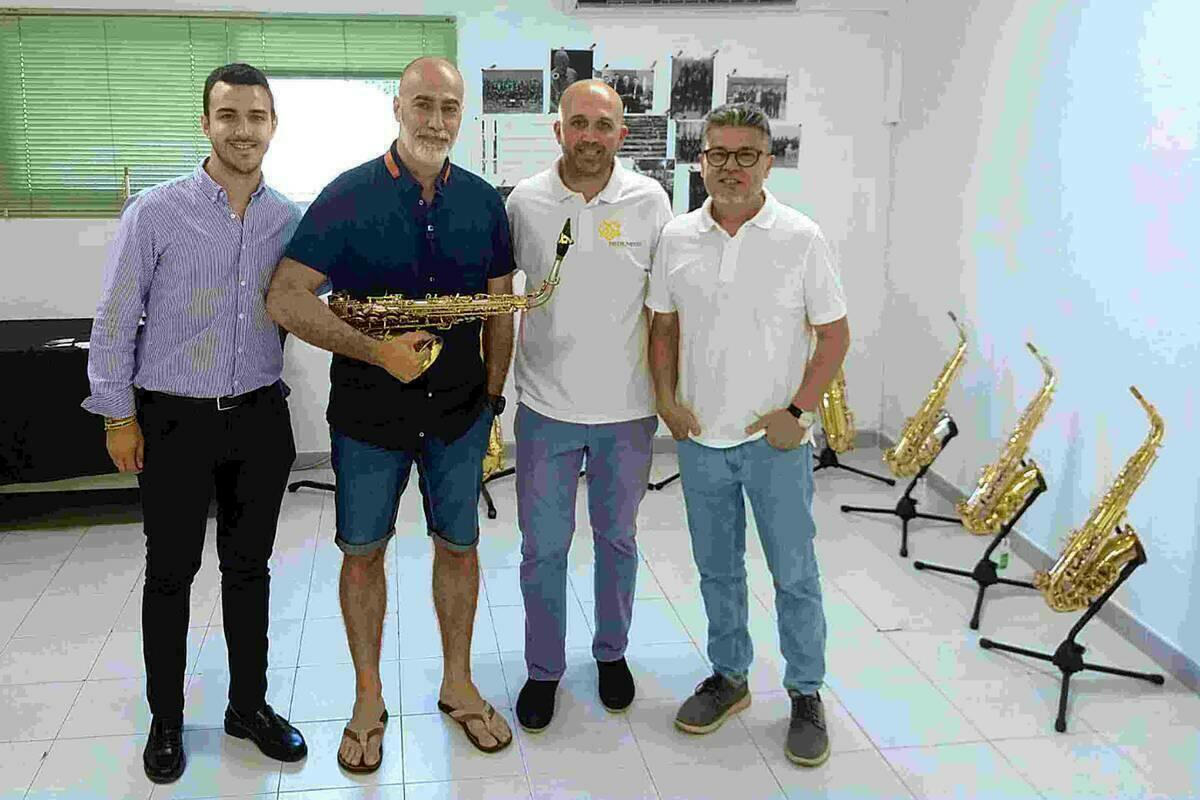 Benidorm // Exposiciones de trompetas y saxofones en el Conservatorio Municipal ‘Josep Pérez Barceló’