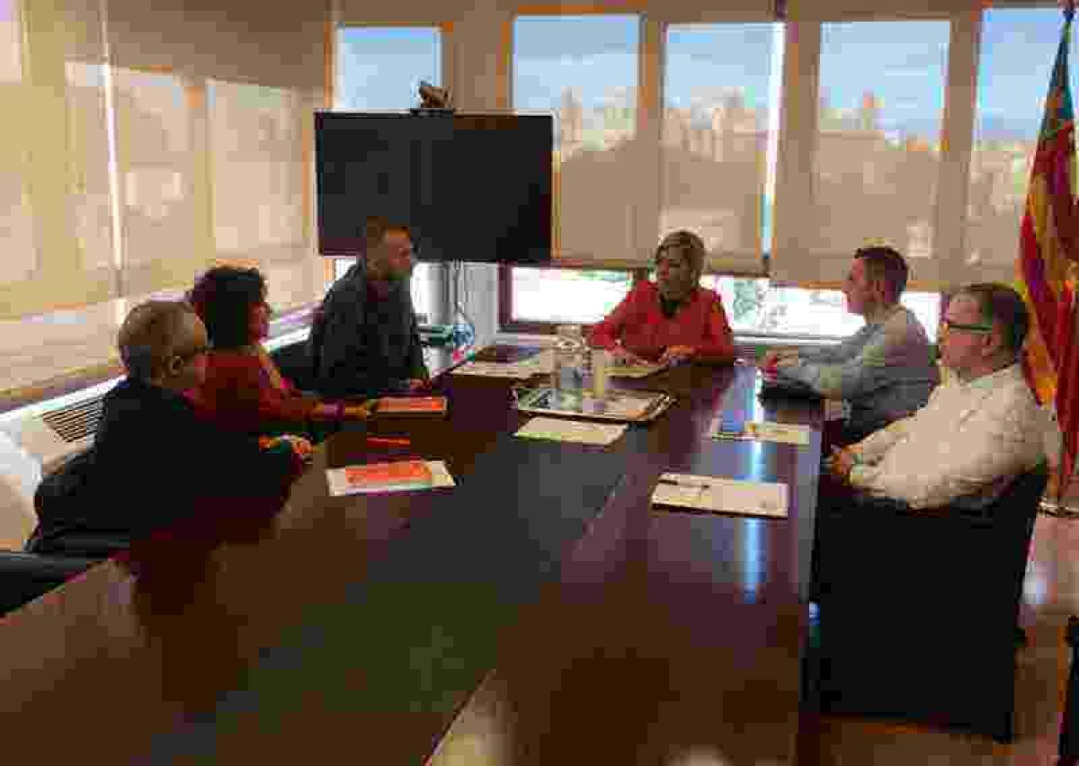 Altea &middot; Reuni&oacute;n conjunta de los representantes de los Ayuntamientos de Altea y Alzira con la Directora General de Trabajo y Formaci&oacute;n del SERVEF