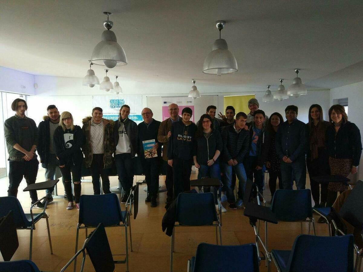 El director General del IVAJ inaugura el programa Jove Oportunitat en la Vila Joiosa