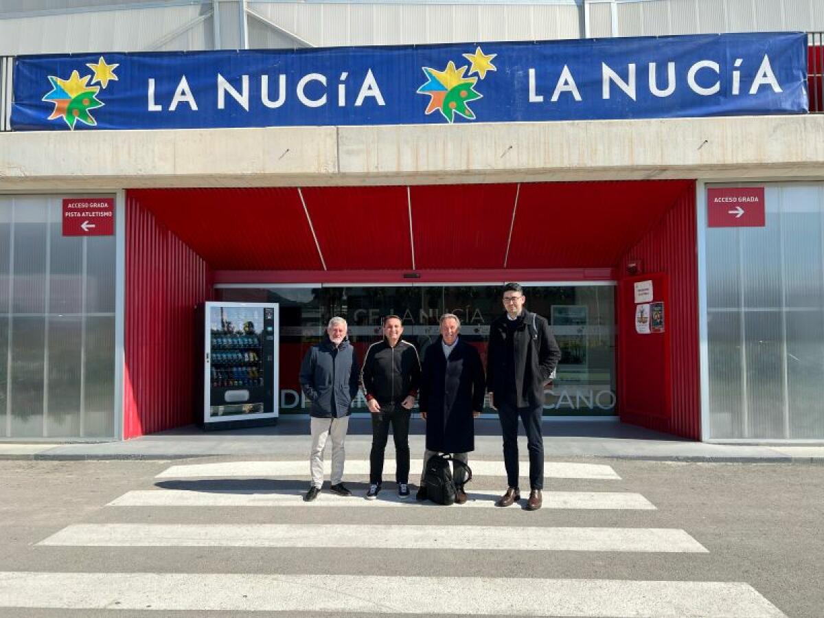 El presidente la Federación de Natación visita “La Nucía, Ciudad del Deporte”