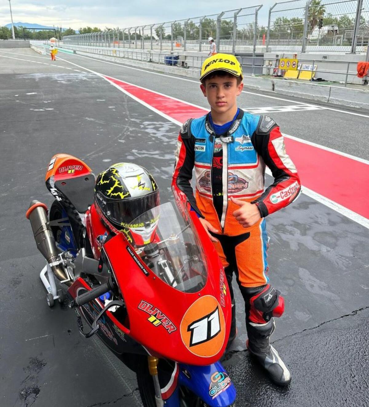 El joven motocilista de Finestrat, Óliver Cantos, logra la 3ª posición en Montmeló