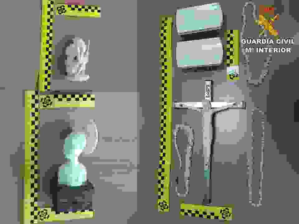 La Guardia Civil interviene en la provincia de Alicante piezas de marfil comercializadas, presuntamente, de manera il&iacute;cita.