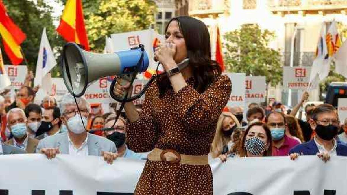 Arrimadas: la foto que hay que buscar es "la de Sánchez con los golpistas"