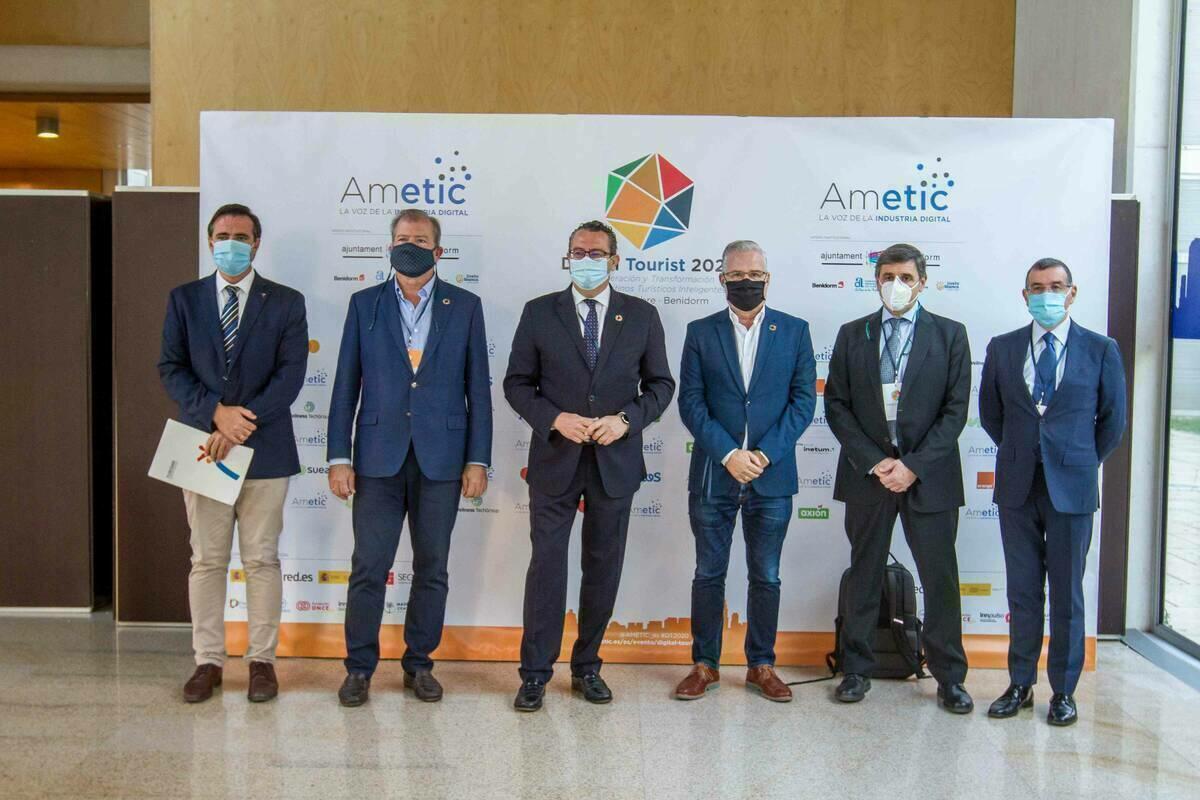 La ministra de Industria, Comercio y Turismo, Reyes Maroto inaugura el congreso  Digital Tourist 2020, organizado por AMETIC