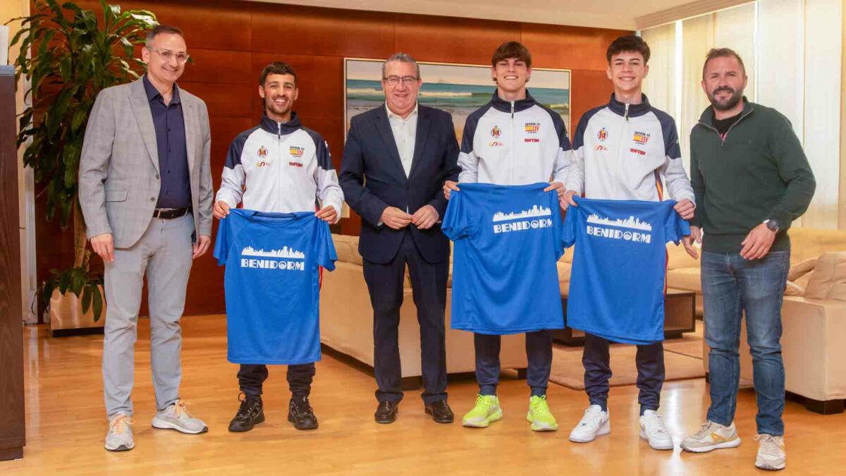 El alcalde desea el mayor de los &eacute;xitos a los taekwondistas de Benidorm en el europeo de Eslovenia