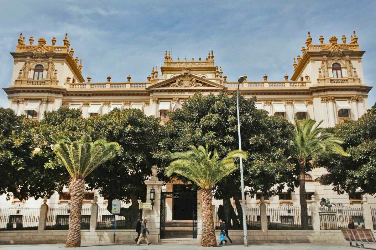 Presidencia convoca la constitución de la comisión que investigará las presuntas irregularidades en la oposición para auxiliares administrativos