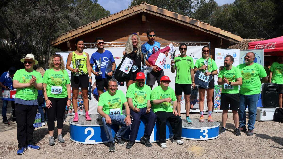 Alrededor de 500 personas arropan al Doble Amor en la sexta edición de su Cross Solidario