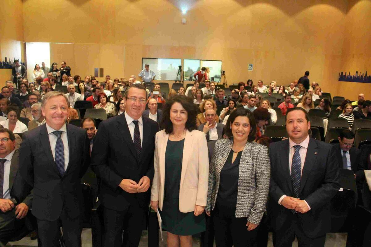 Benidorm da un nuevo impulso a su carrera para ser certificado como primer Destino Tur&iacute;stico Inteligente