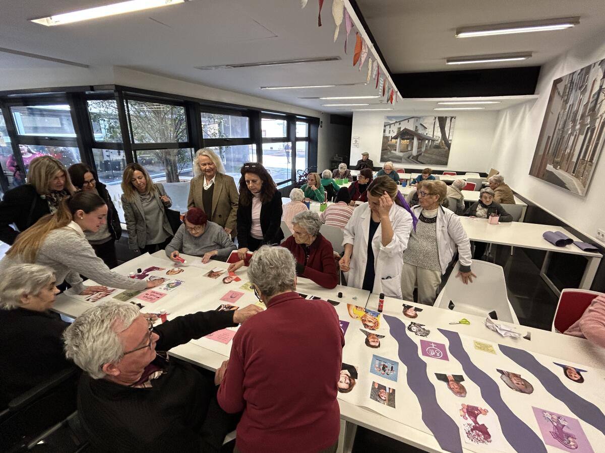 El Centro de D&iacute;a de La Nuc&iacute;a realiza actividades con motivo del 8M