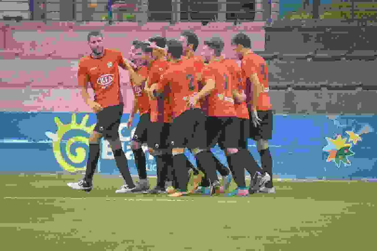 El C.F. La Nuc&iacute;a se enfrenta al Ol&iacute;mpic de X&agrave;tiva  el s&aacute;bado en el Camilo Cano