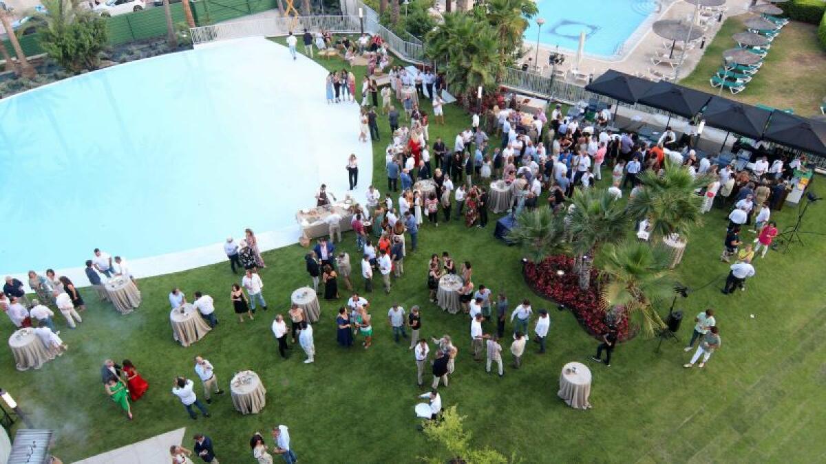 Poniente suma un nuevo elemento a su ‘skyline’ con la  inauguración de la ‘Delfín Tower’ 