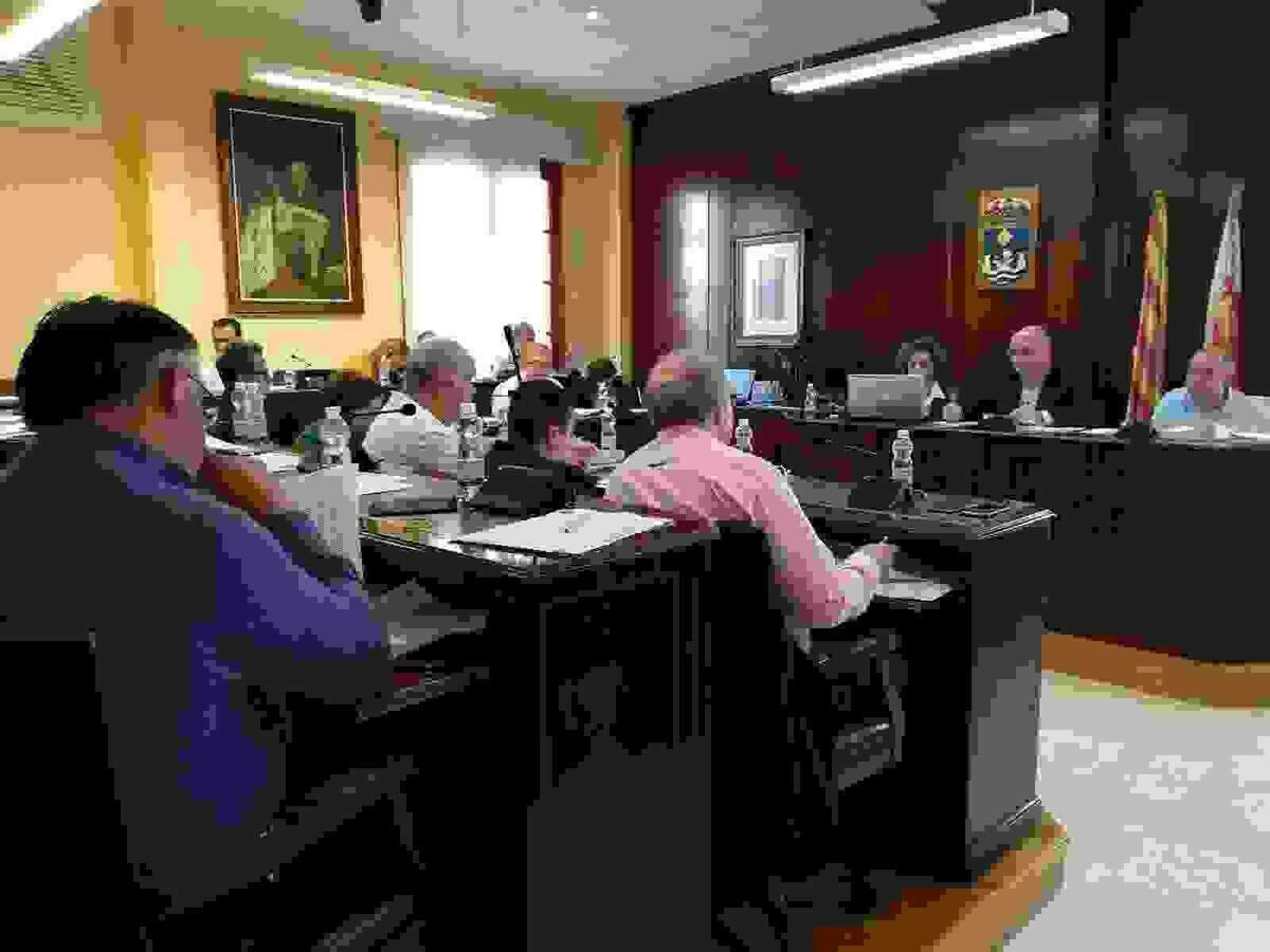 La Vila &middot; El Pleno da luz verde a amortizar m&aacute;s de 7 millones para reducir la deuda en un 87% en tres a&ntilde;os 