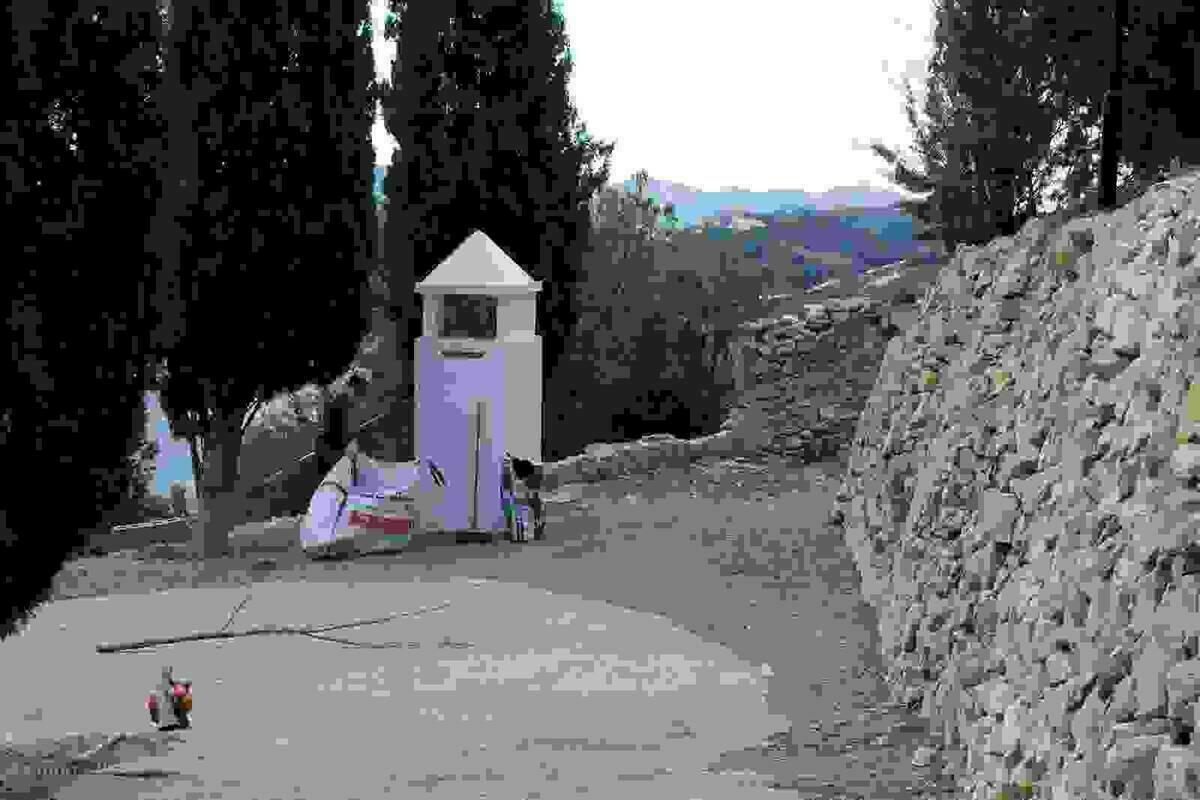 Callosa // Servicios Técnicos acondiciona la zona del Calvari de cara a los actos de Semana Santa