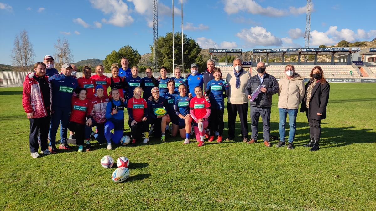 El alcalde y el concejal de Deportes de la Vila Joiosa reciben a la Selección Nacional de Rusia de rugby femenino