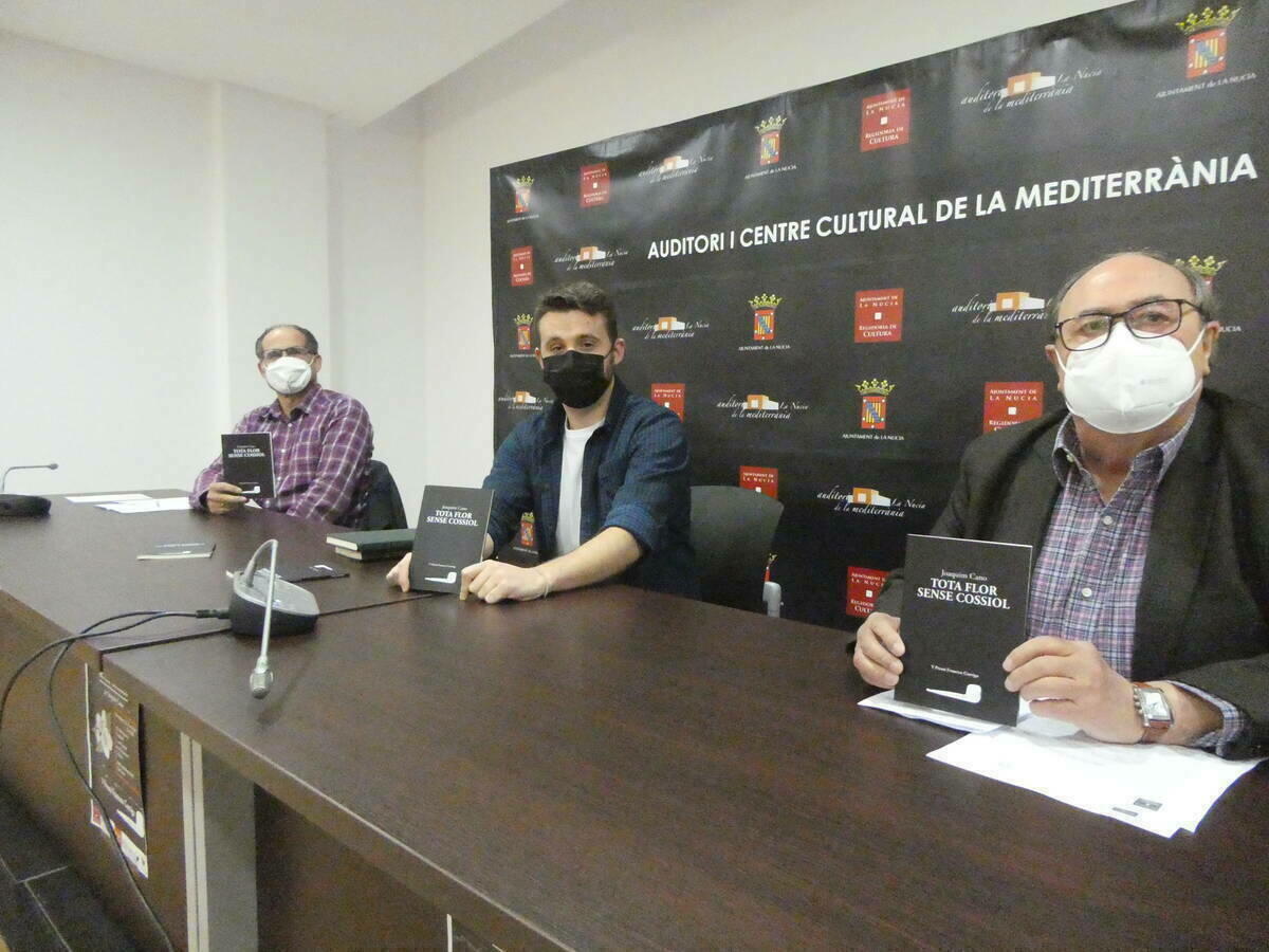 Joaquim Cano presentó su poemario “Tota flor sense cossiol” 