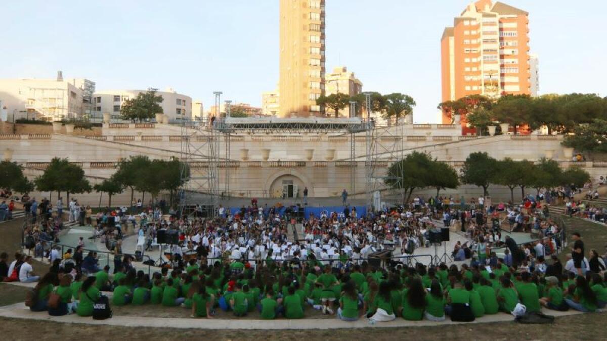 Cinco colegios cierran la primera participación de Benidorm en el proyecto ‘L’escola canta’