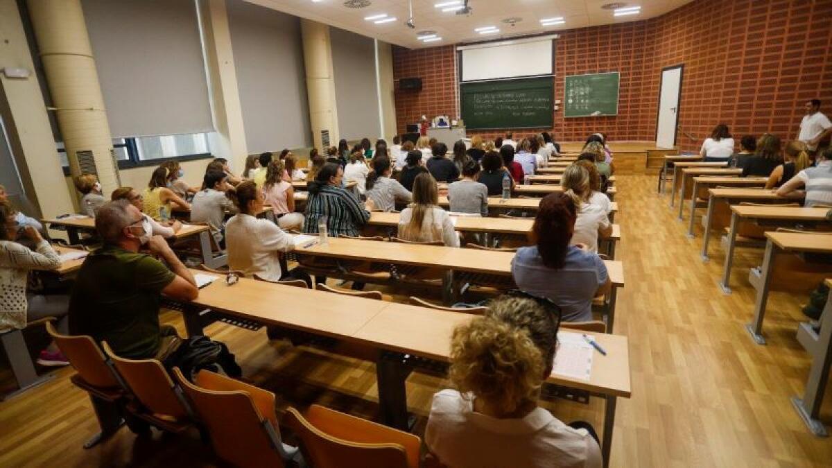 Los opositores de Sanidad se adelantan a la carrera de la UV