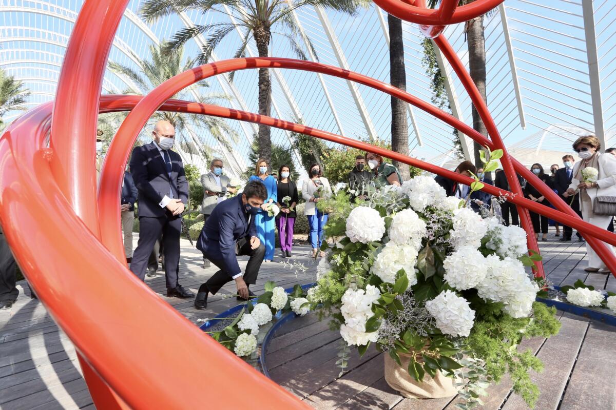 El presidente de la Diputación de Alicante participa en València en el homenaje en recuerdo de las víctimas por el Covid-19 